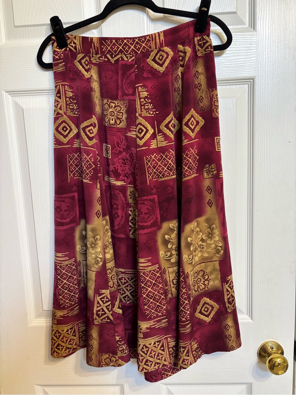 Alfred Dunner Burgundy and Gold Patterned A-Line Skirt
